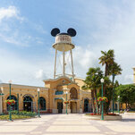 Read more about the article Disney Profit Jumps 50 Percent, Buoyed by Theme Parks