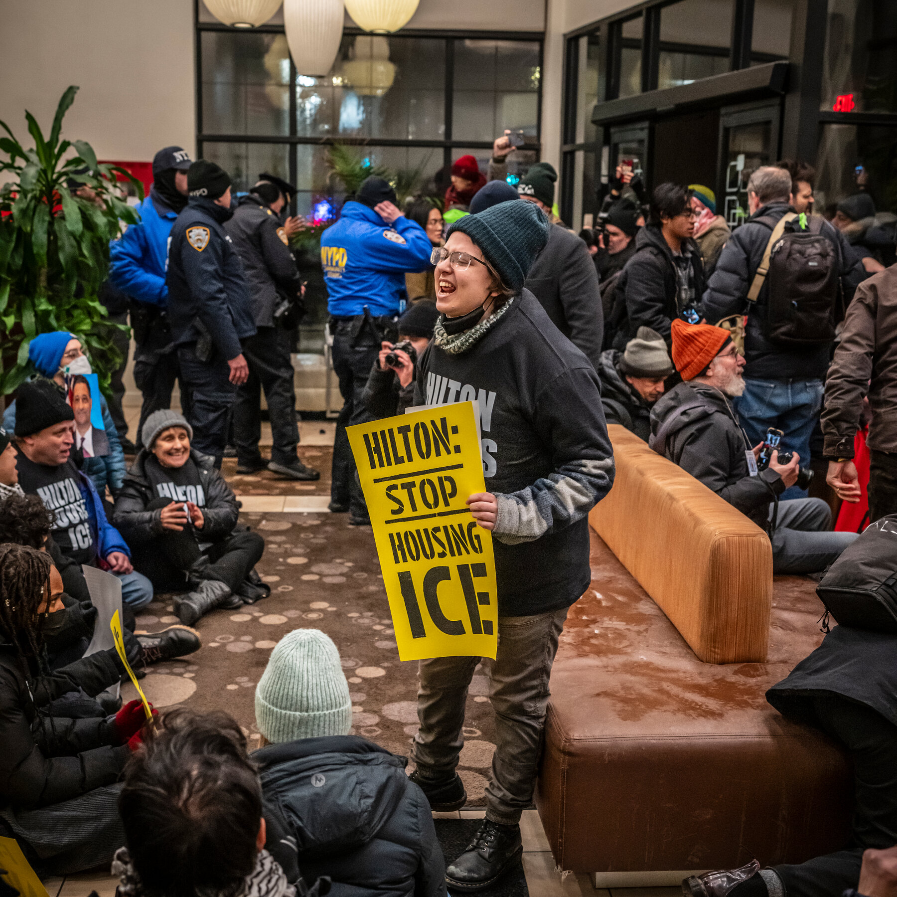 You are currently viewing Budget Hotels Become an Immigration Battleground for ICE Protests