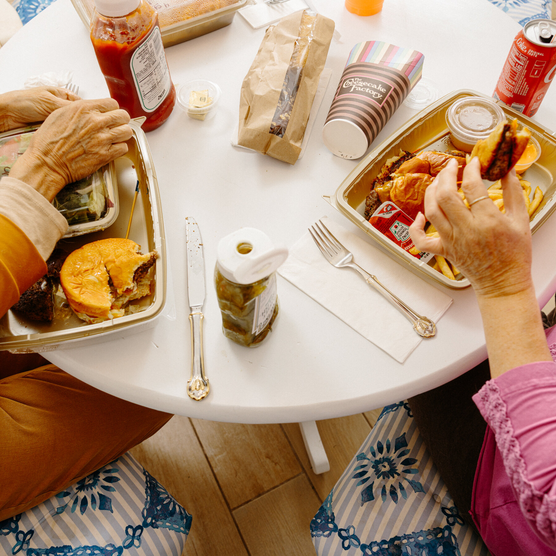 Read more about the article How DoorDash and Other Food Delivery Apps Are Reshaping Mealtime in the U.S.