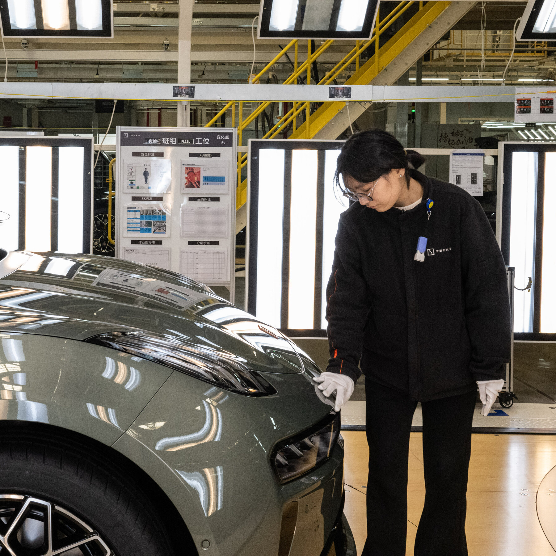 You are currently viewing China’s Edge in an Oil Shock: Electric Cars and Renewables