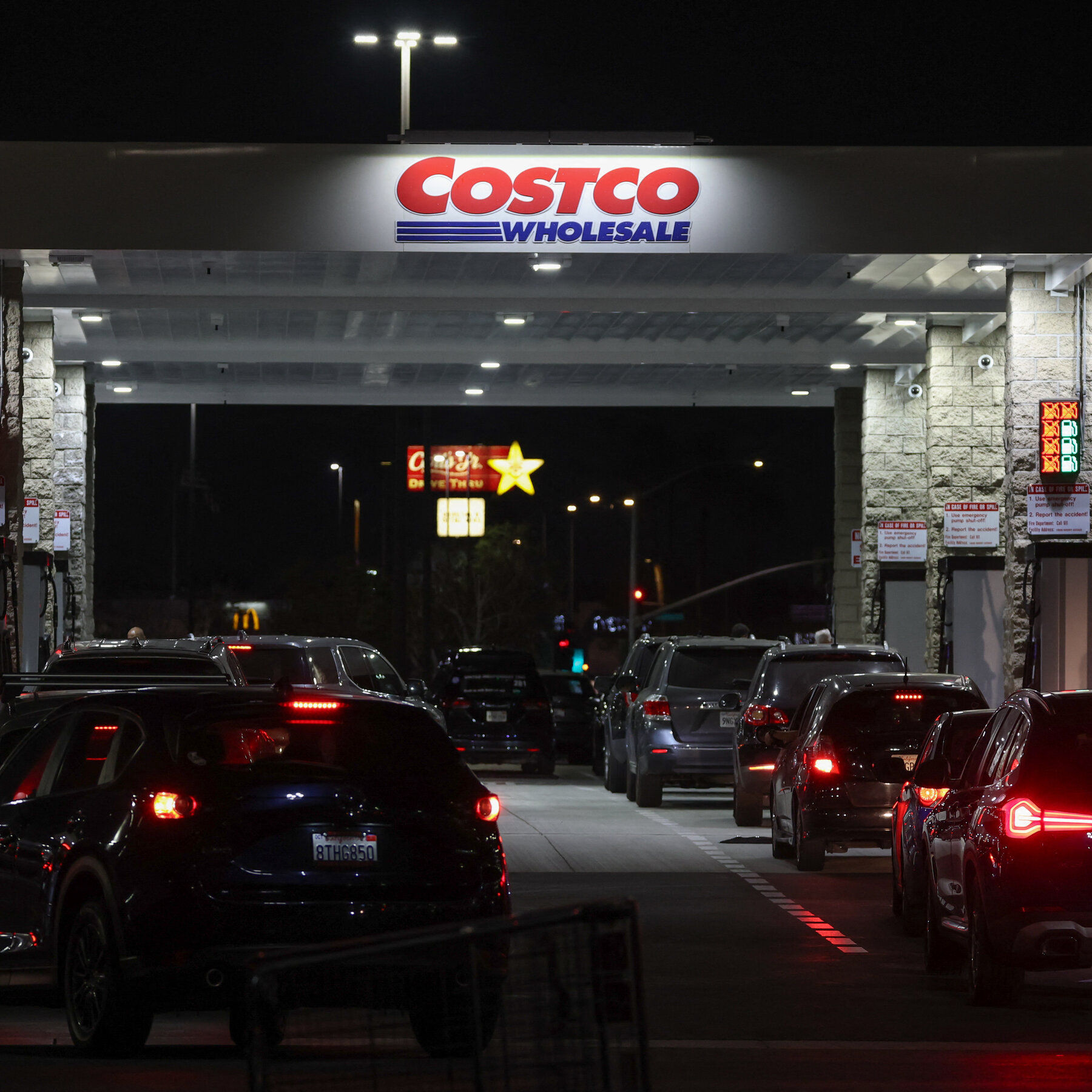 You are currently viewing U.S. Gas Prices Hit $4 a Gallon on Average