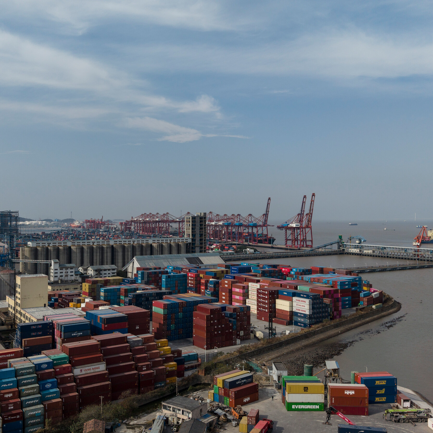 You are currently viewing For China, Billions of Dollars Are at Risk From a Widening War