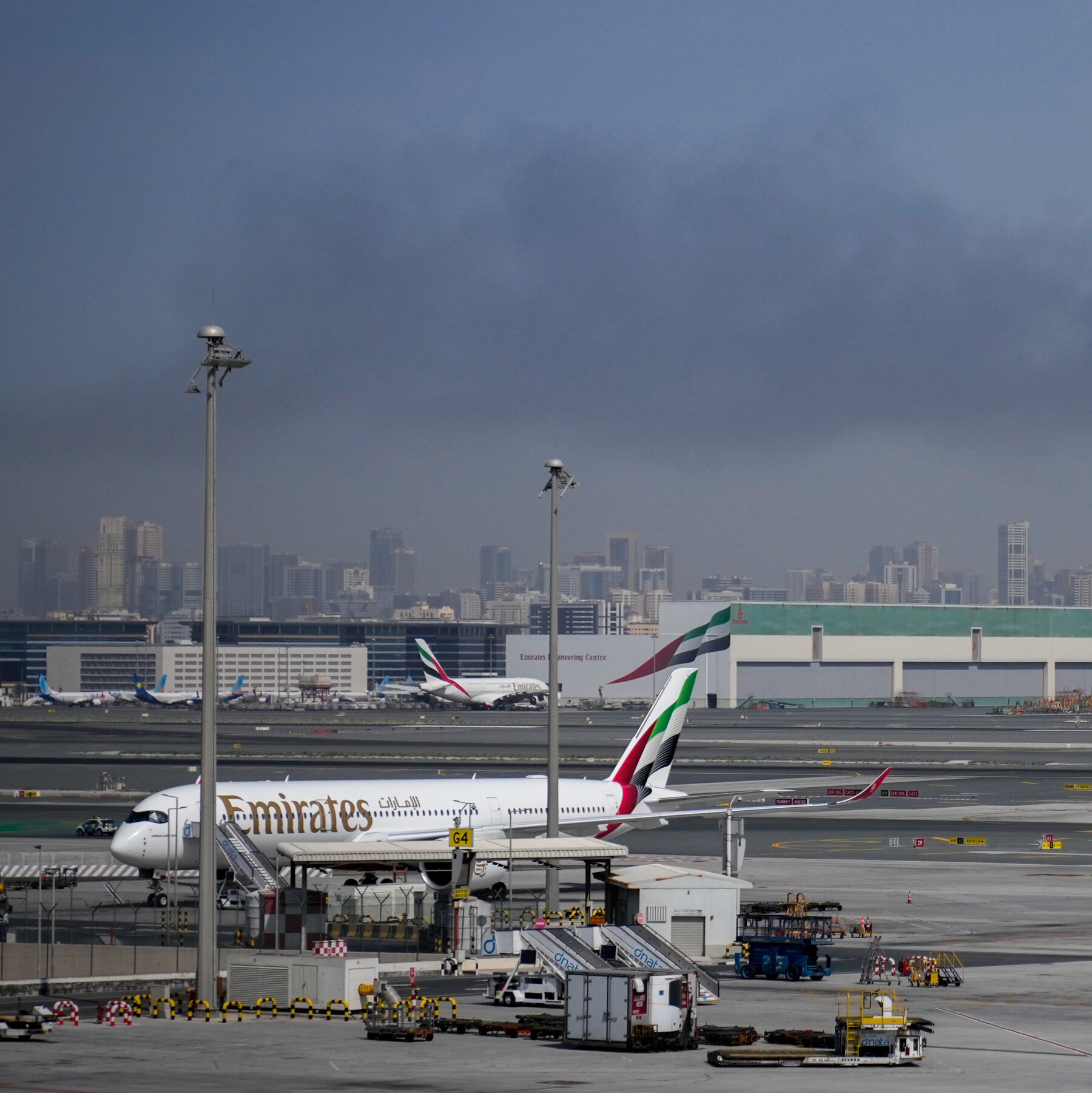Read more about the article Travelers Stuck in Dubai Face ‘Chaos and Confusion’ Amid Flight Cancellations