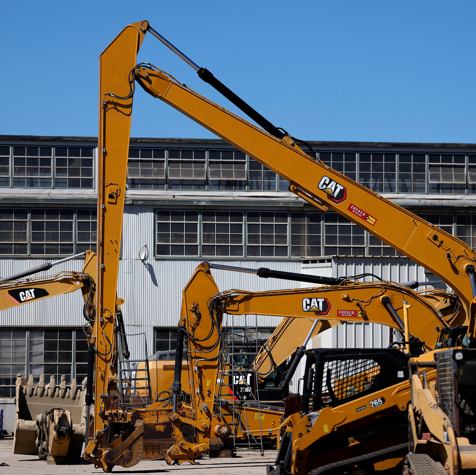 Read more about the article Tariffs Force Down Heavy Equipment Sales and Jobs