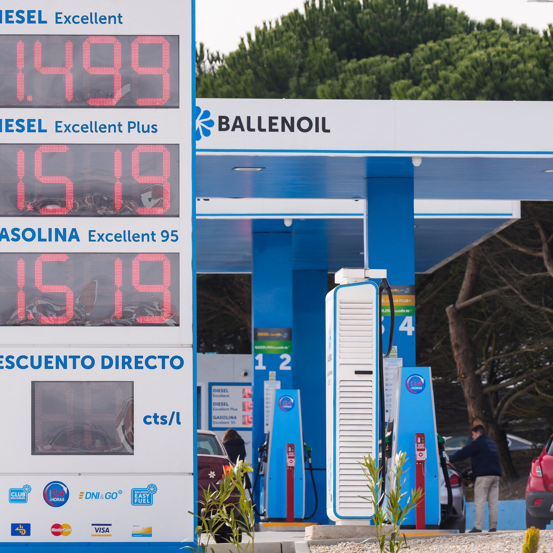 You are currently viewing Stocks fall again in Europe at the end of a turbulent week for markets.