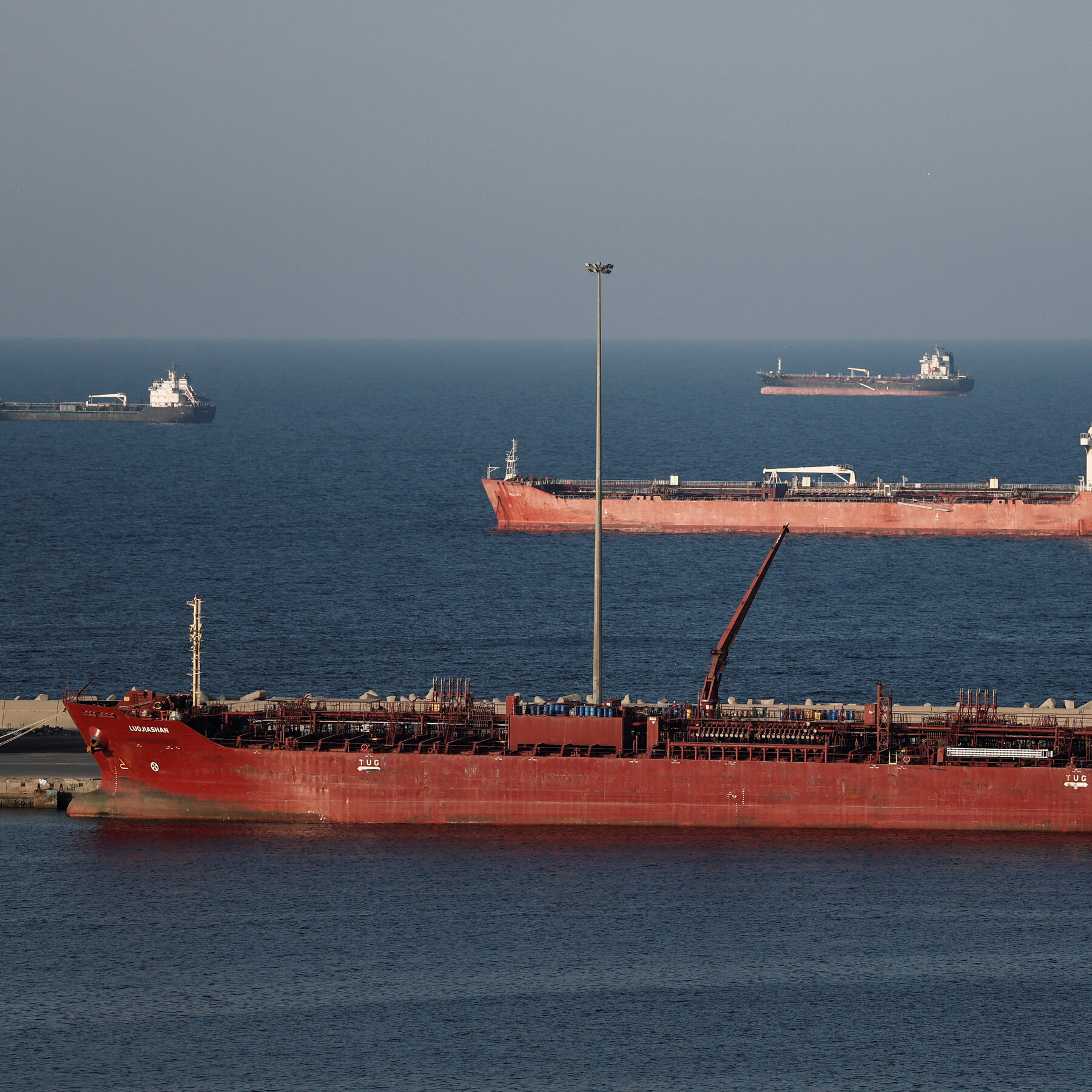 You are currently viewing Energy Secretary Says Tankers Could Start Moving Soon