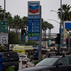 Read more about the article Oil Prices Barely Budge After Trump Lifts Russia Sanctions