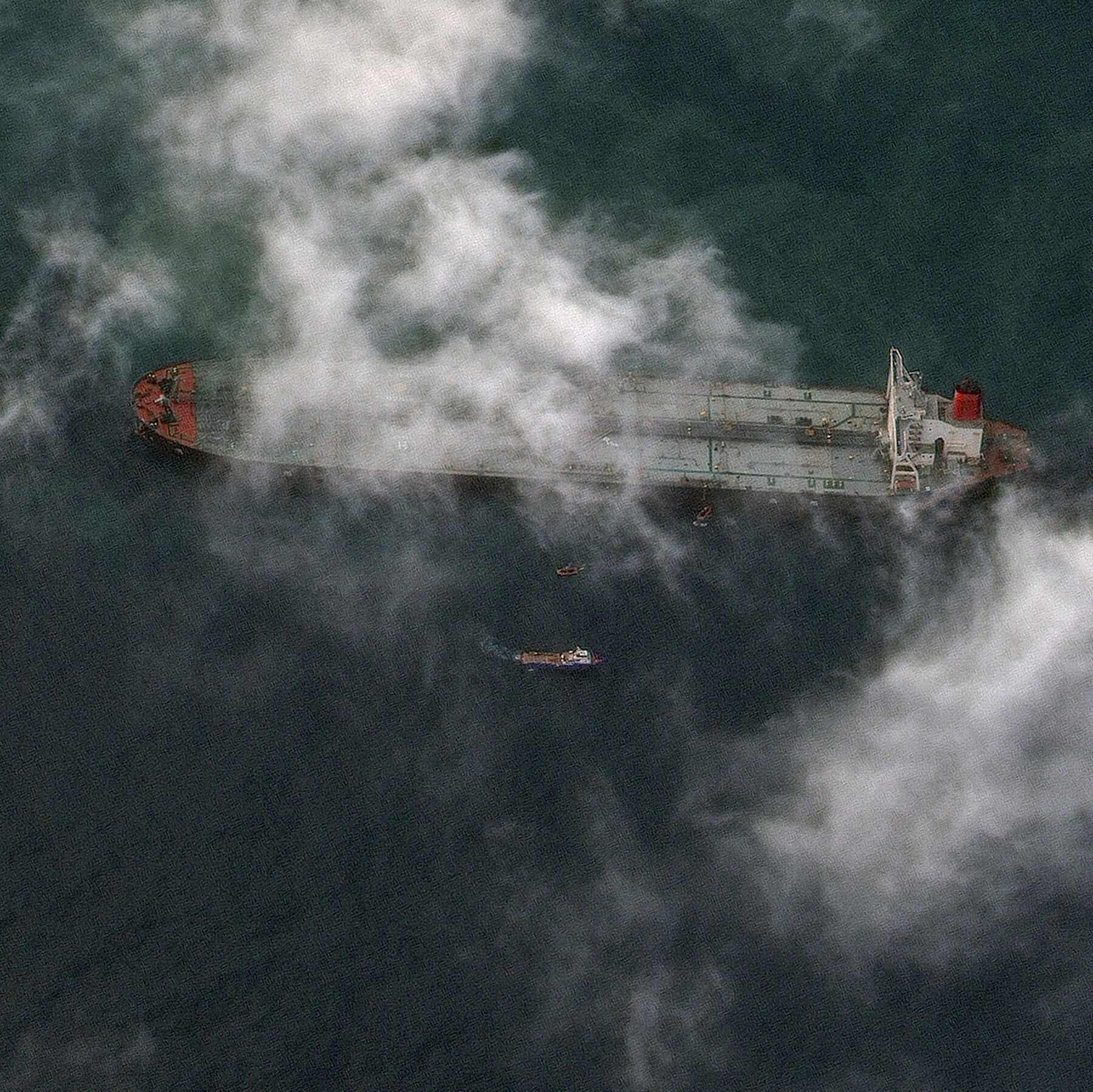 You are currently viewing Trump’s Move to Seize Oil Tankers Costs the U.S. Tens of Millions of Dollars