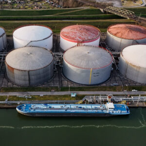 Read more about the article Oil Tops $106 a Barrel as Worries Persist About Global Supplies