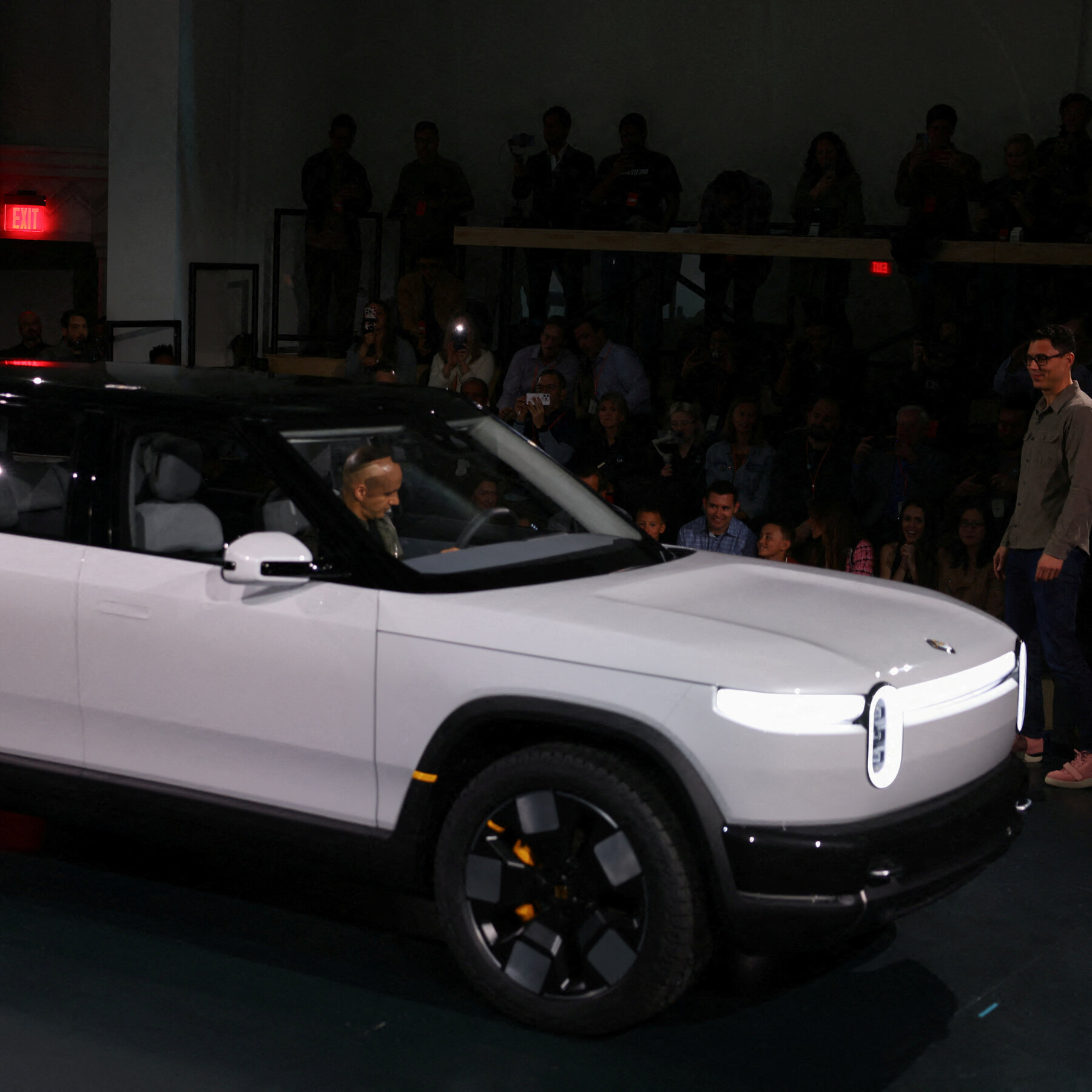 You are currently viewing Uber to Buy Rivian Vehicles for Use as Driverless Taxis