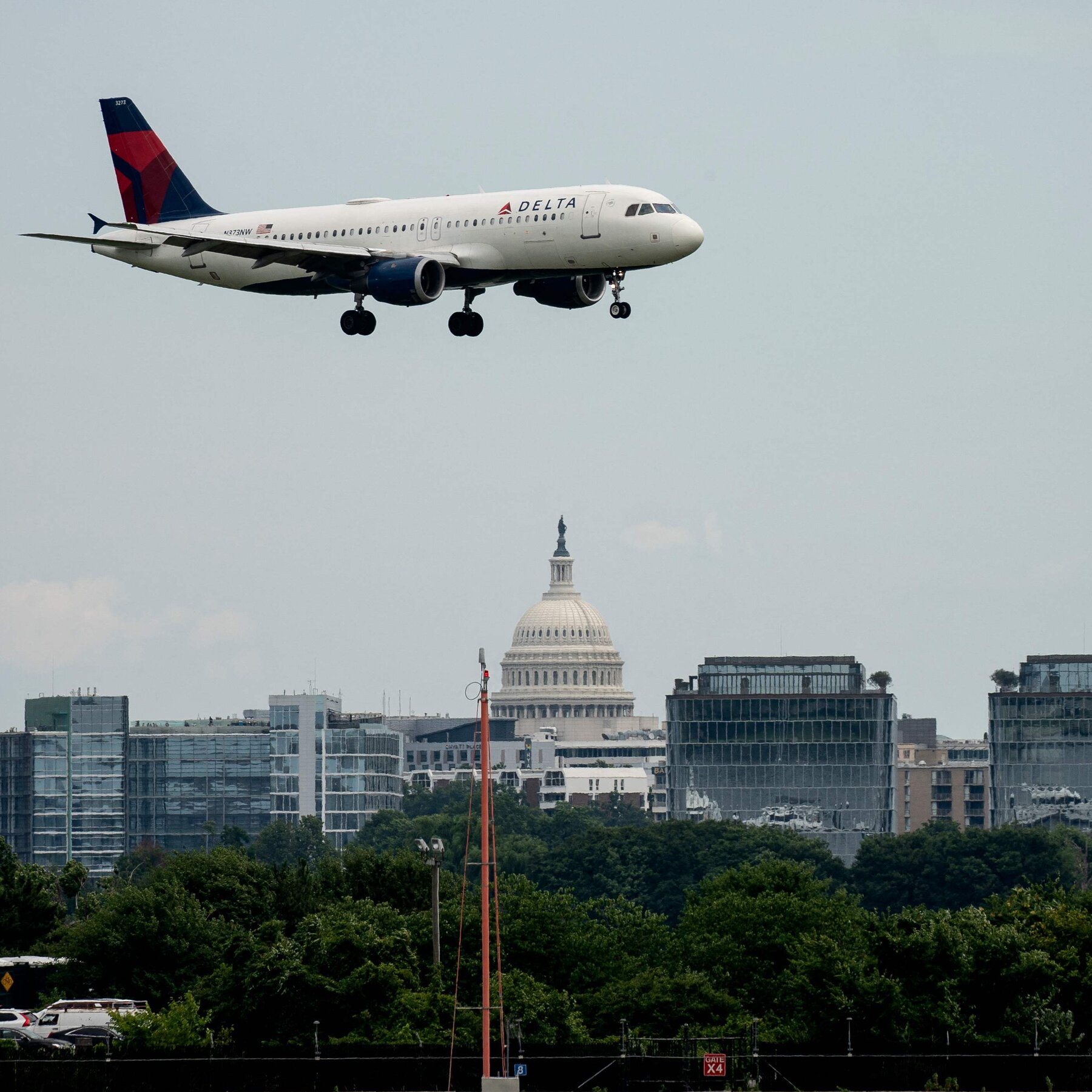 You are currently viewing Delta Air Lines Says It Will Suspend Special Services for Congress Members