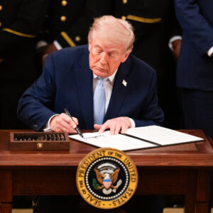 Read more about the article Trump’s Signature Set to Be Added to America’s Currency