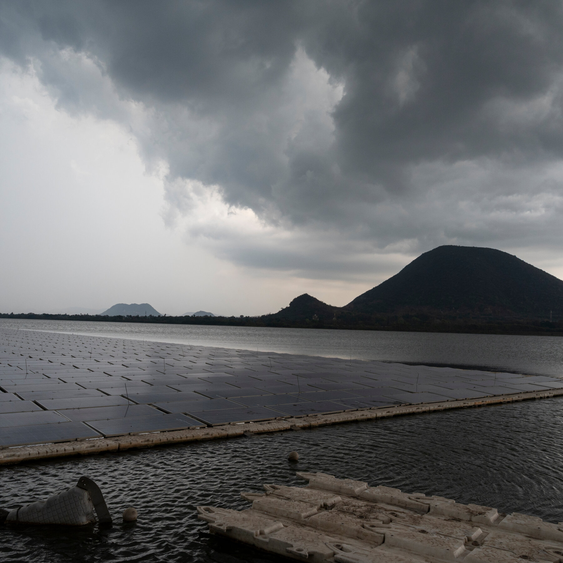 Read more about the article War Exposes Gaps in India’s Clean Energy Push