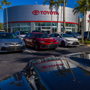 Read more about the article G.M. Reports Sharp Decline in Car Sales Amid War and High Prices