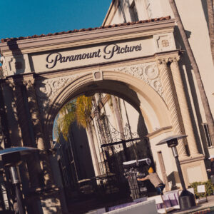 Read more about the article Gulf Backers Invest $24 Billion in Paramount’s Deal for Warner Bros.