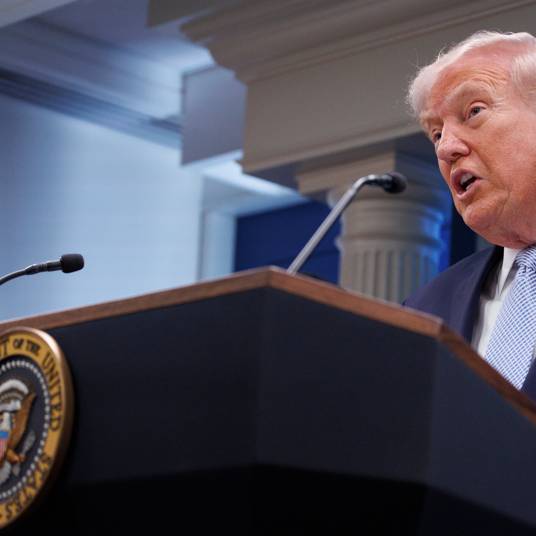 You are currently viewing Markets on Edge as Trump’s Iran Ultimatum Looms