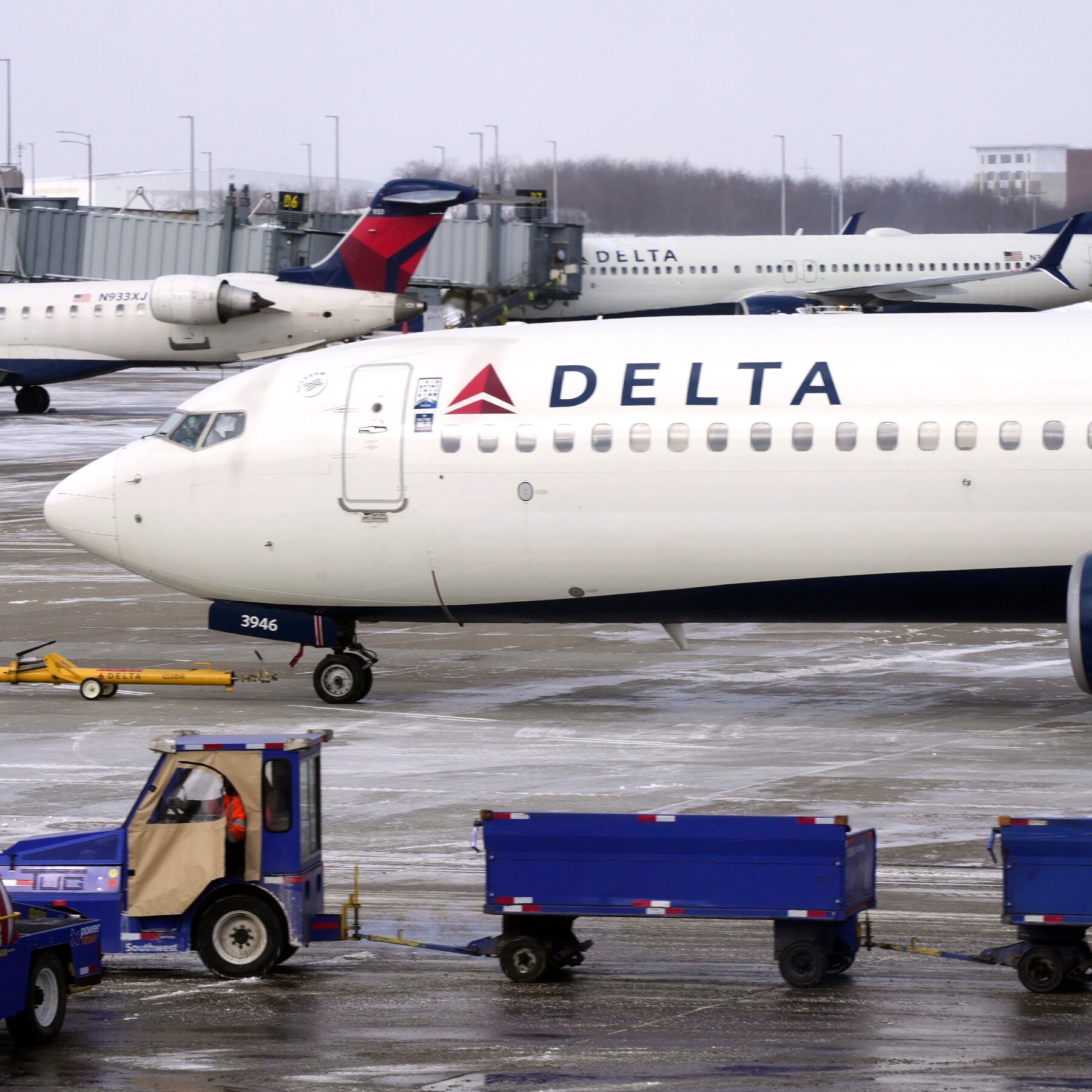 Read more about the article Delta, WestJet and Other Airlines Announce Higher Baggage Fees and Fuel Surcharges