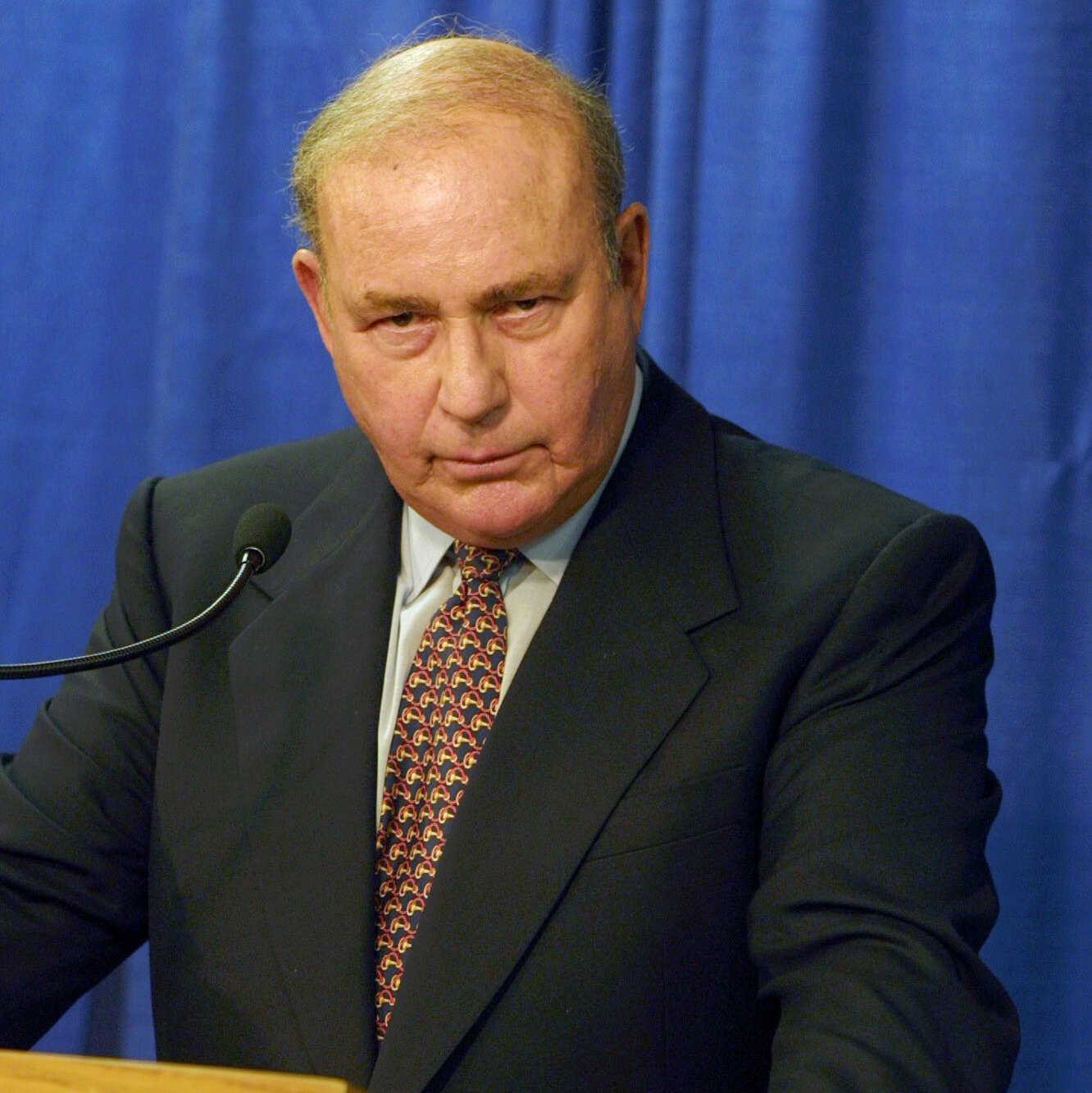 Read more about the article David B. Cornstein, Envoy Who Built U.S. Ties to Orban, Dies at 87