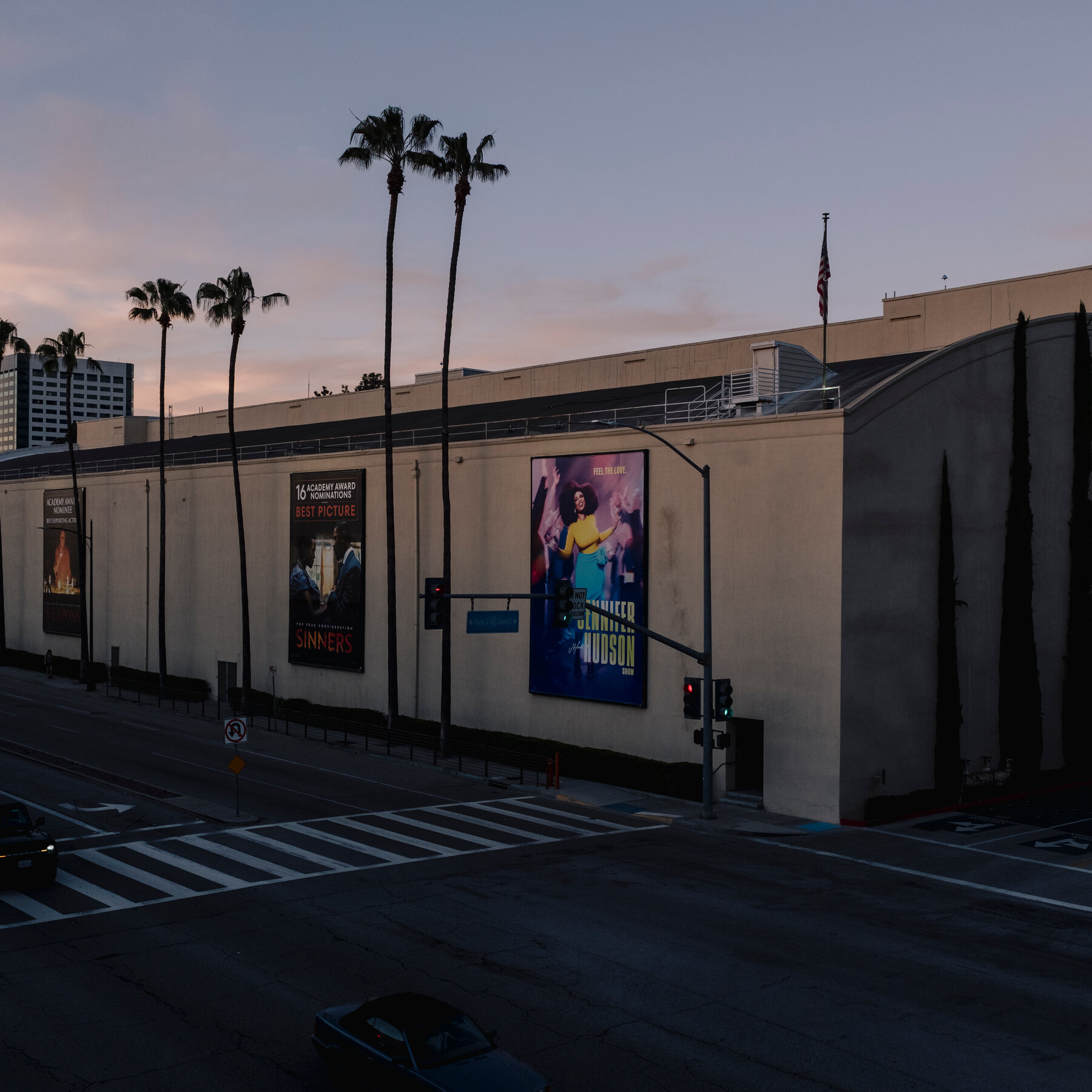 You are currently viewing Hollywood Heavyweights Sign Letter Opposing Paramount’s Deal for Warner Bros.