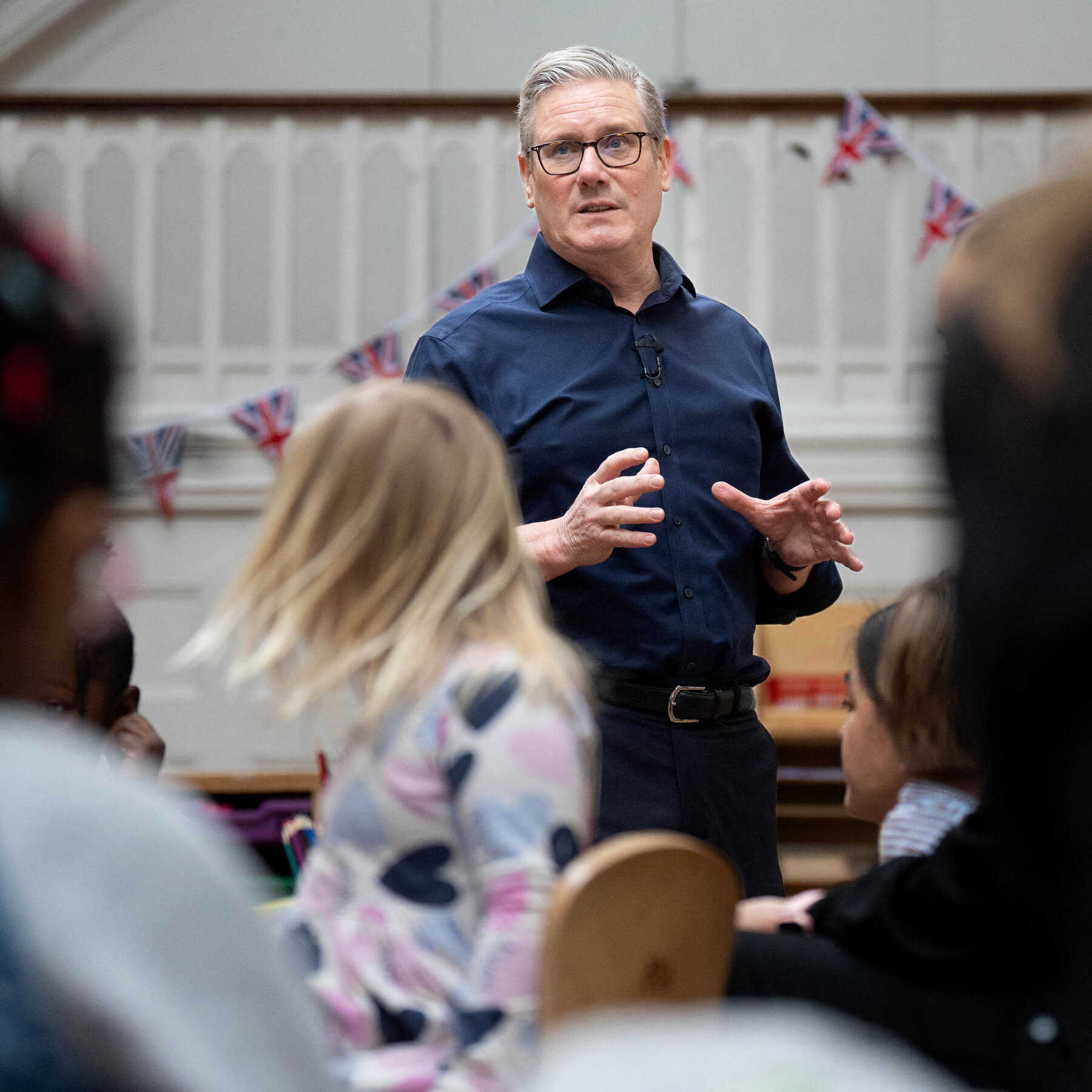 Read more about the article U.K.’s Starmer Summons U.S. Social Media Companies Over Child Safety Online