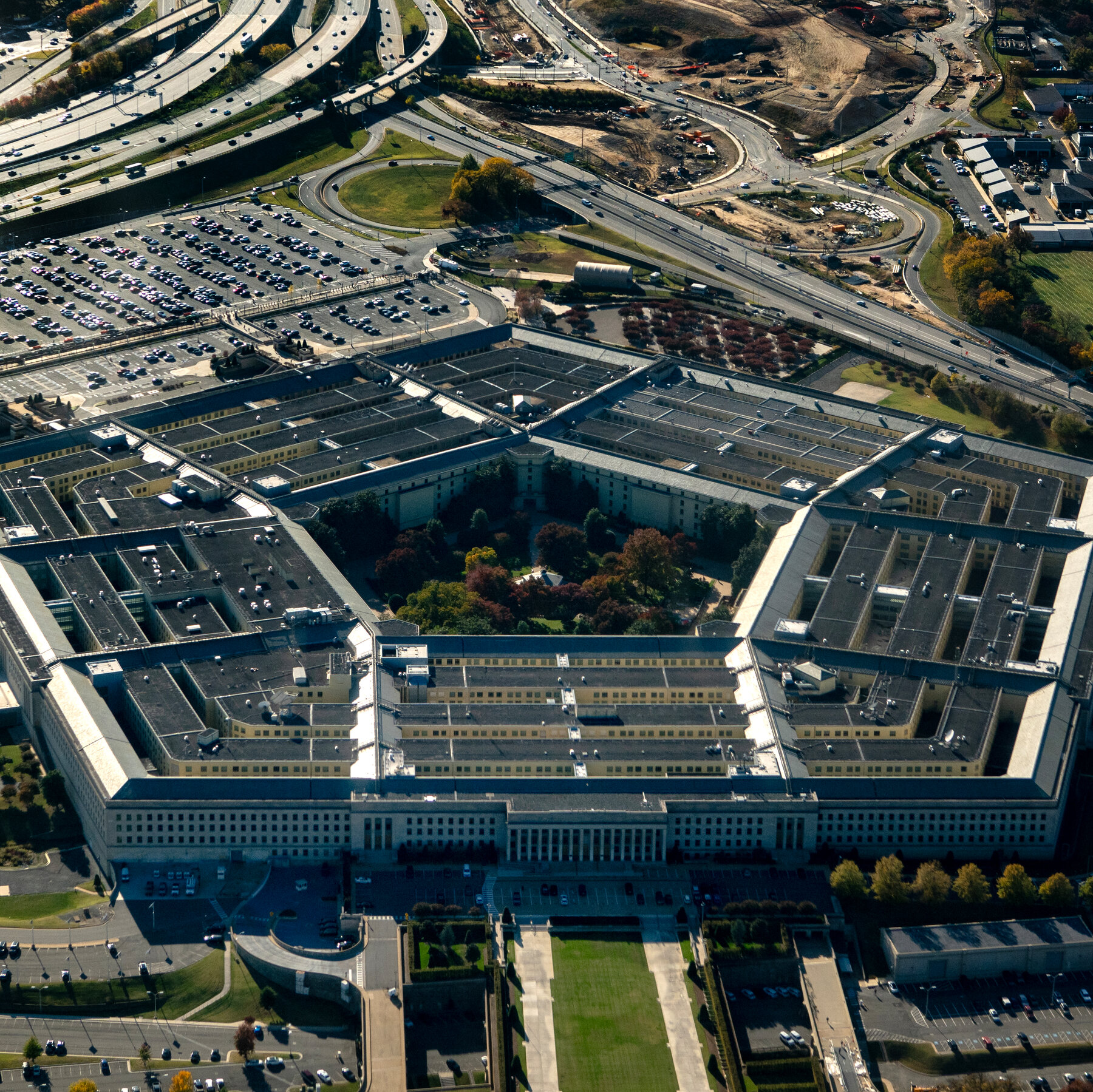 Read more about the article Pentagon Seeks Help From Ford and G.M.