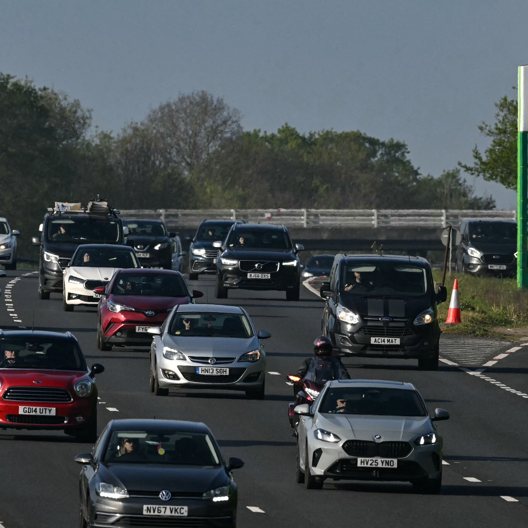 Read more about the article Oil Prices Climb as Cease-Fire Uncertainty Deepens