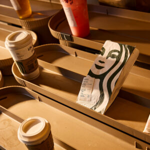 Read more about the article Starbucks Reports Strong Store Traffic and Rise in Quarterly Sales