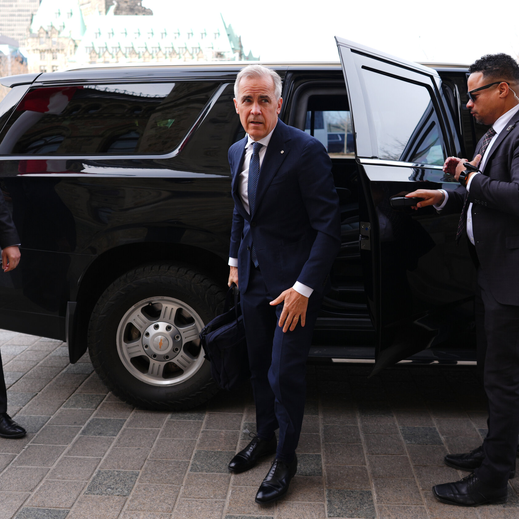You are currently viewing Prime Minister Mark Carney Says Canada’s Economy Is Expected to Grow and Deficit to Fall