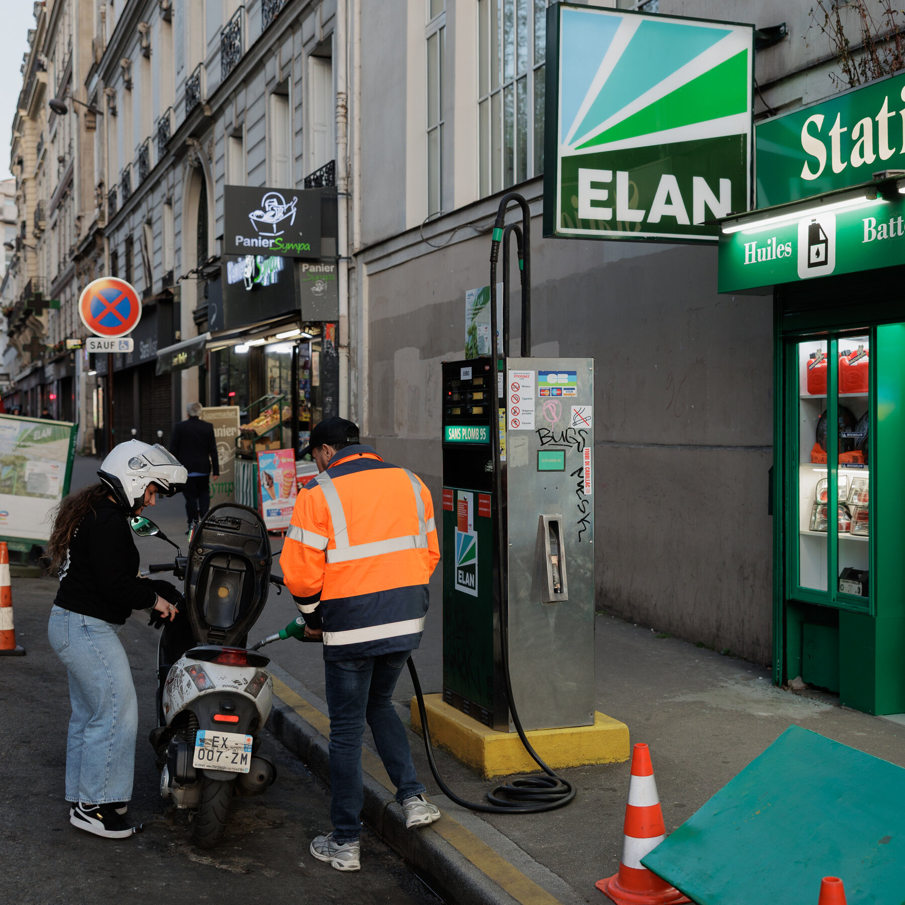 You are currently viewing Rising Fuel Prices Could Force Excruciating Choices on Economic Policies