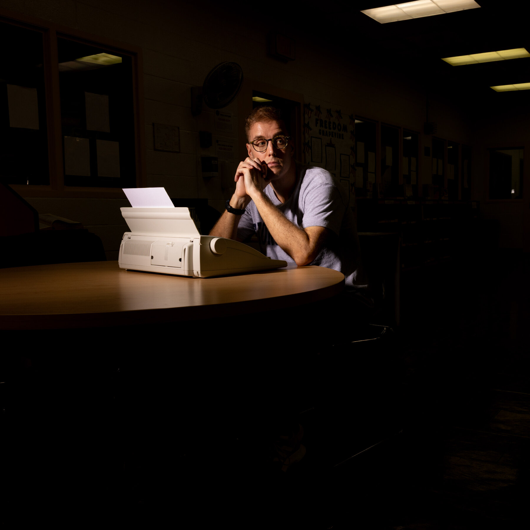 Read more about the article Even Without Internet Access, Prisoners Are Trying to Benefit From A.I.