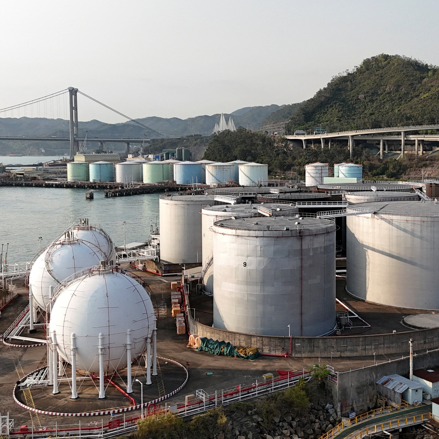 You are currently viewing War and Energy Shortages Boost China’s Influence in Asia