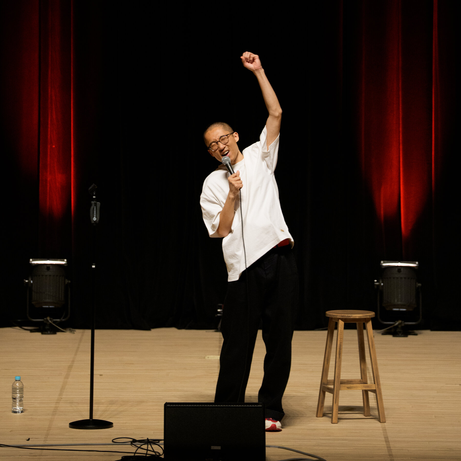 You are currently viewing Chizi, Standup Comic Exiled in China, Wants to Be More Than Just ‘a Rebel Comedian’