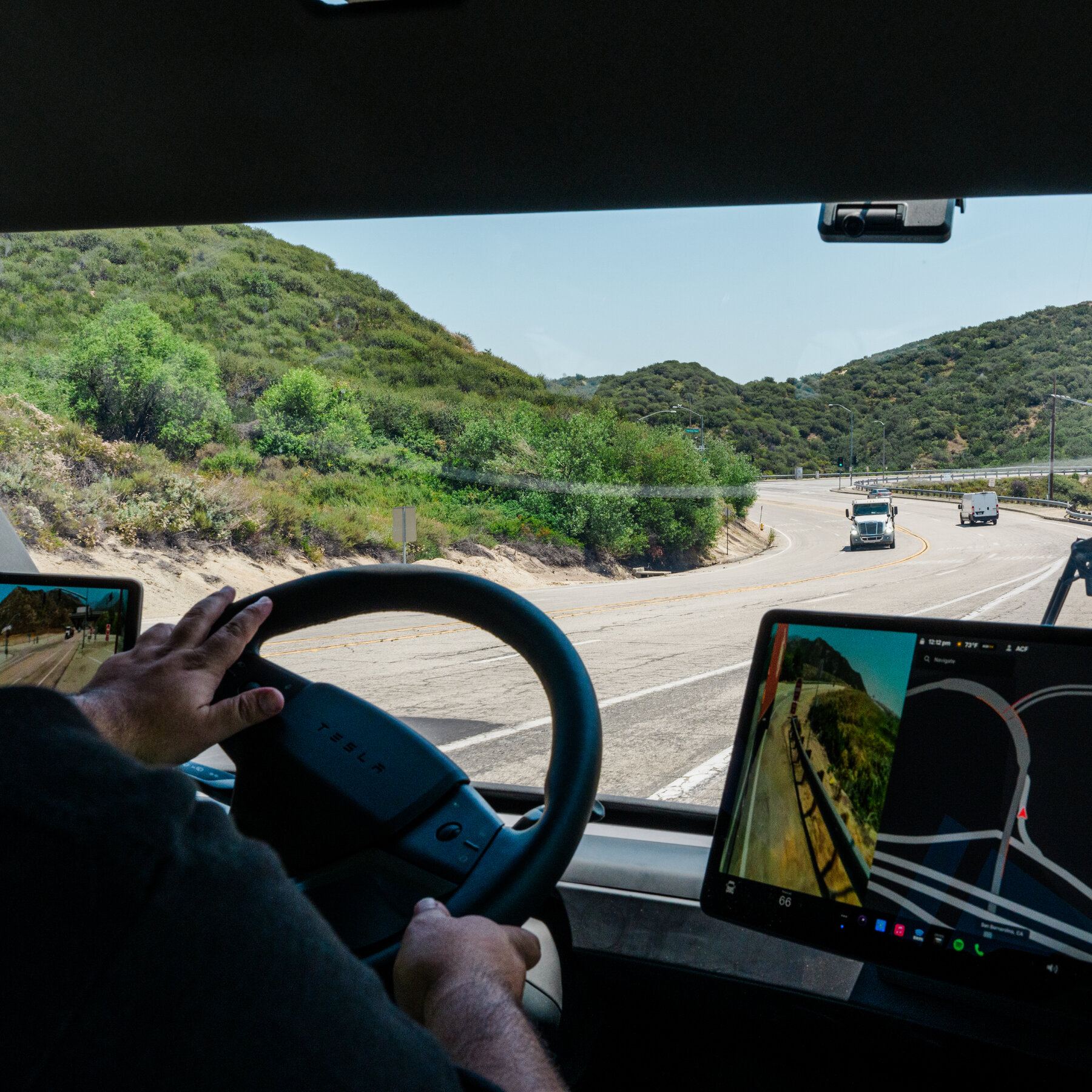 You are currently viewing Tesla’s Semi Truck could Jolt the Trucking Industry
