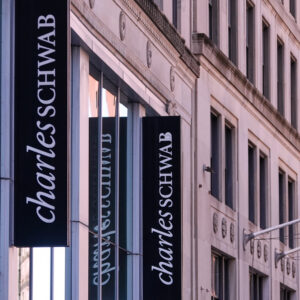 Read more about the article Schwab Affiliate Halts Customer Donations to Southern Poverty Law Center