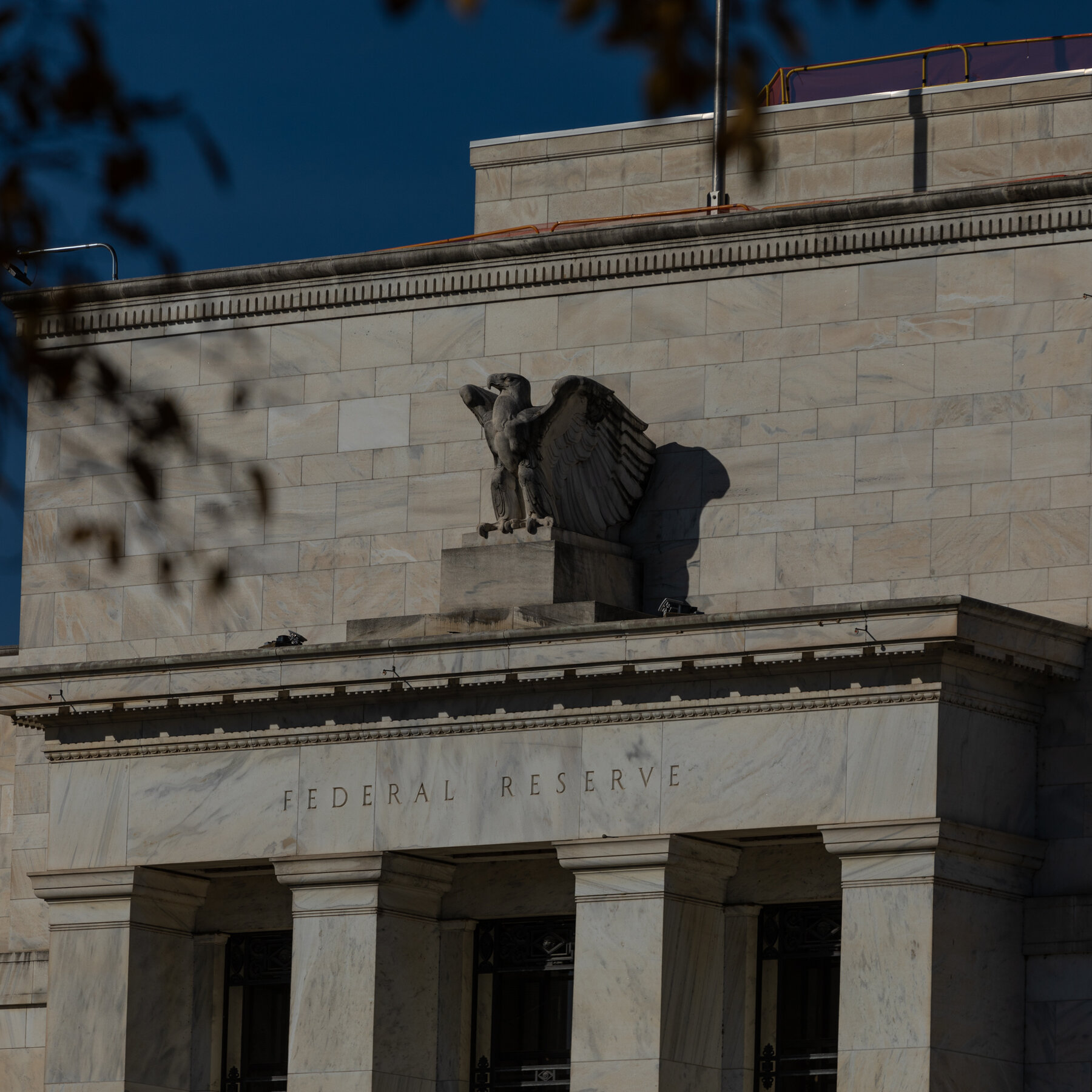 You are currently viewing The World’s Central Banks Are Wrestling With a Gigantic Problem