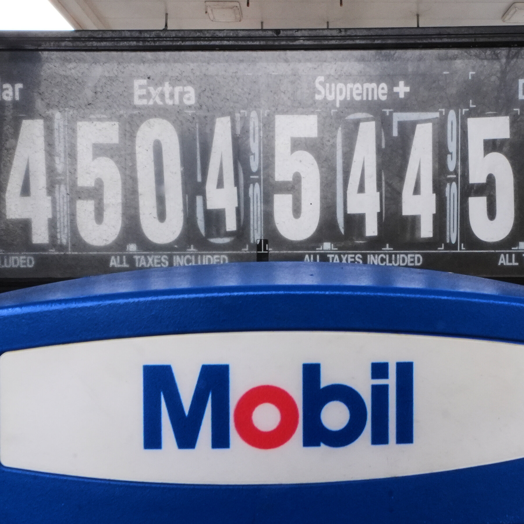 You are currently viewing Oil Prices Fall While Stock Futures Inch Up