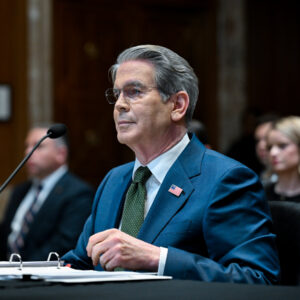 Read more about the article U.S. Warns China Over Iranian Oil as Sanctions Fight Intensifies