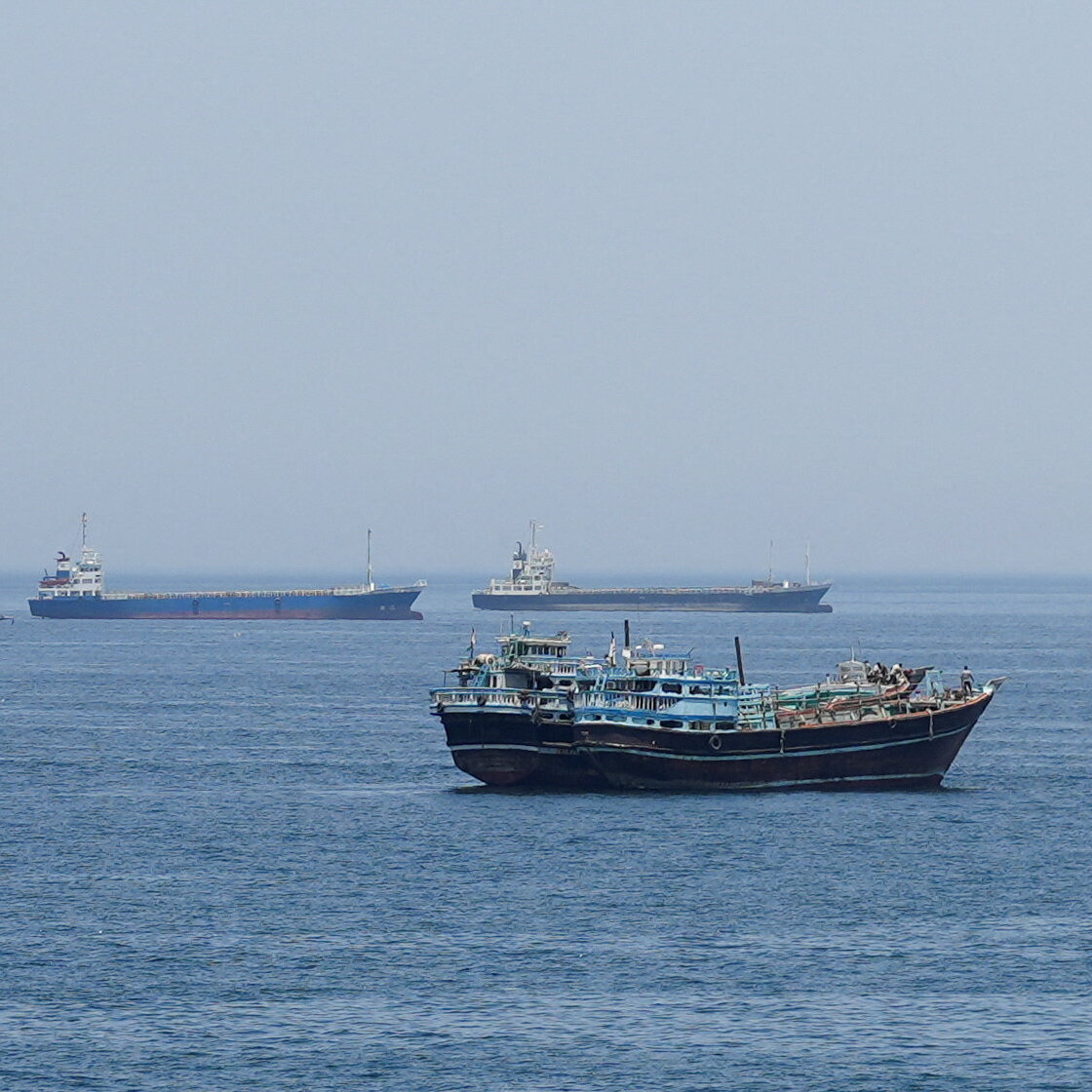 You are currently viewing Attack on French Cargo Ship Highlights Continued Risks in Strait of Hormuz