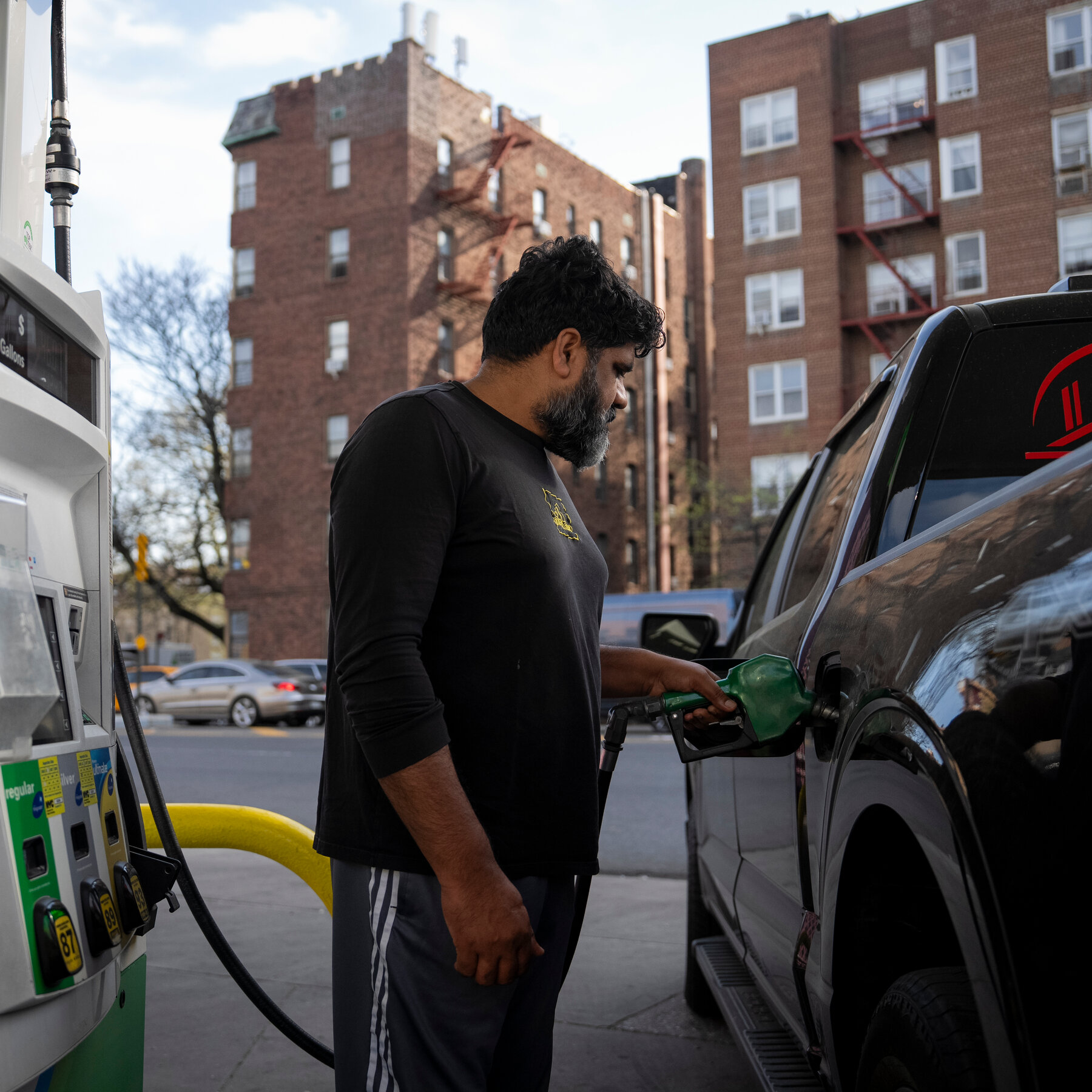 You are currently viewing Why Is Gas So Much More Expensive in Some States Than Others?