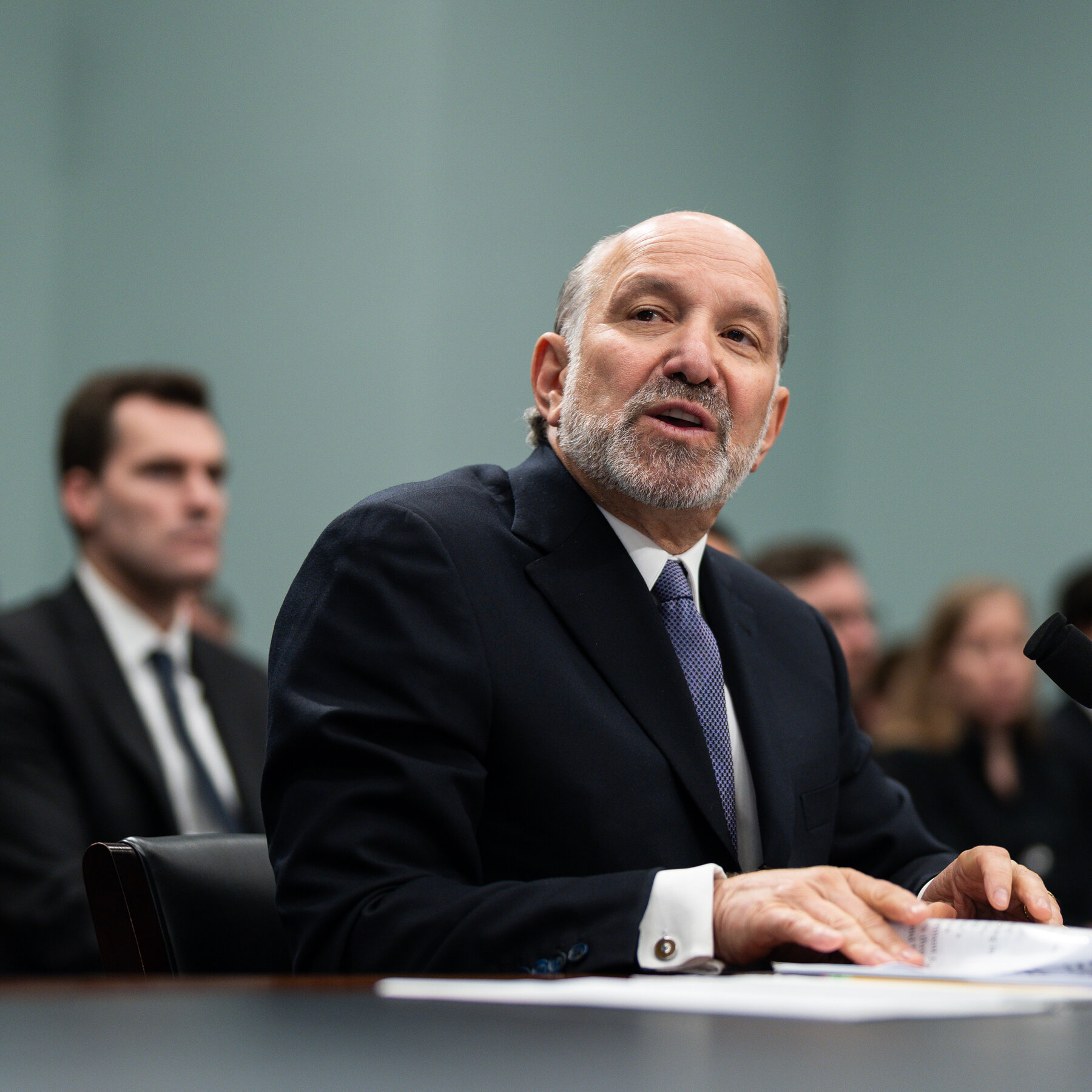 You are currently viewing Howard Lutnick to Face Questions From Congress About Epstein Ties