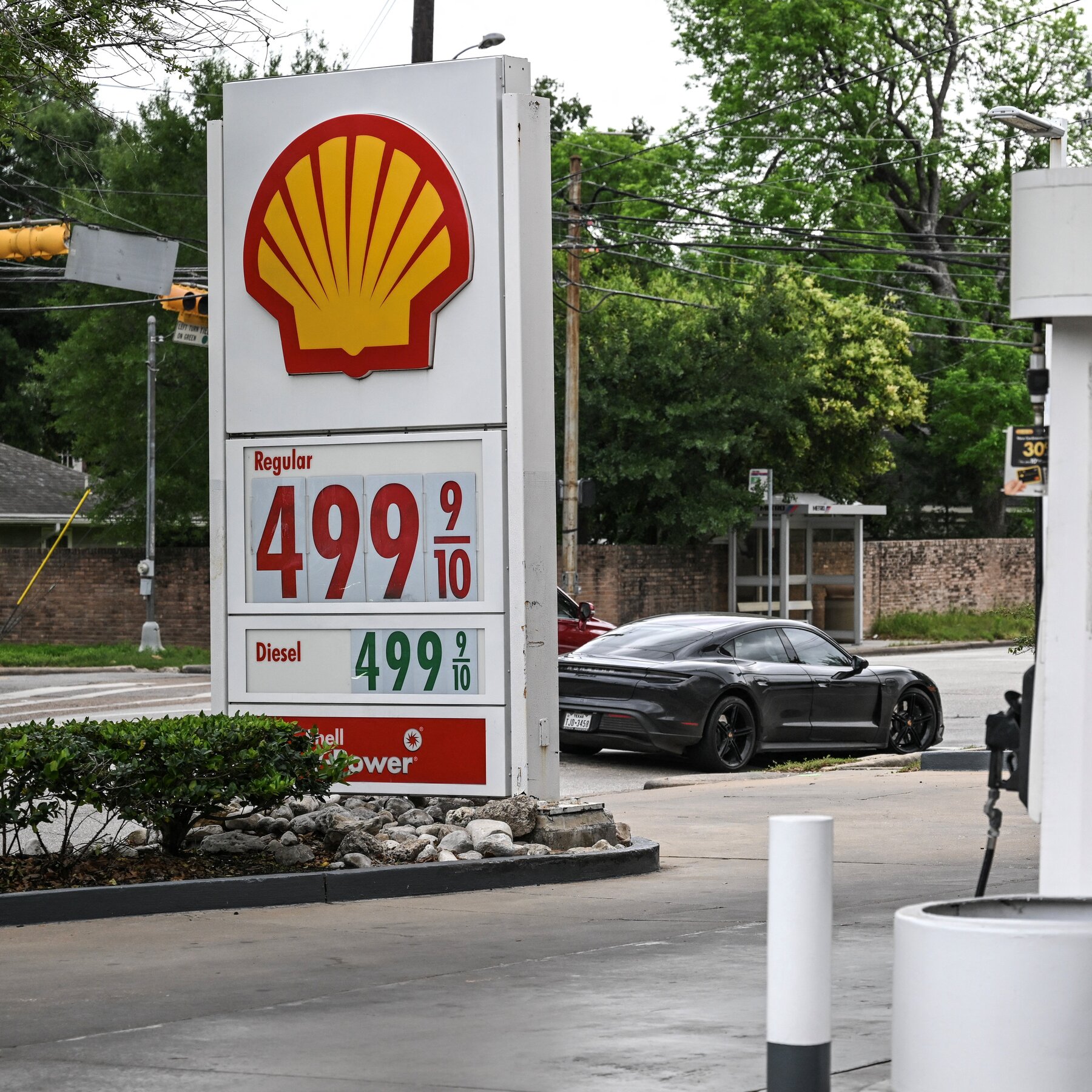 You are currently viewing Shell Reports Nearly $7 Billion Profit After Oil Prices Surged Amid U.S.-Iran War