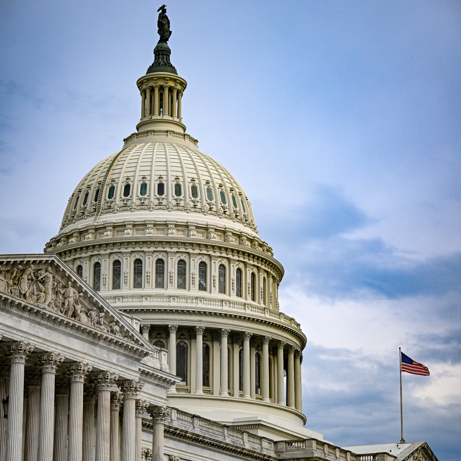 You are currently viewing U.S. Debt Hits a Concerning Milestone, and Experts Say Trump’s Policies Could Worsen It