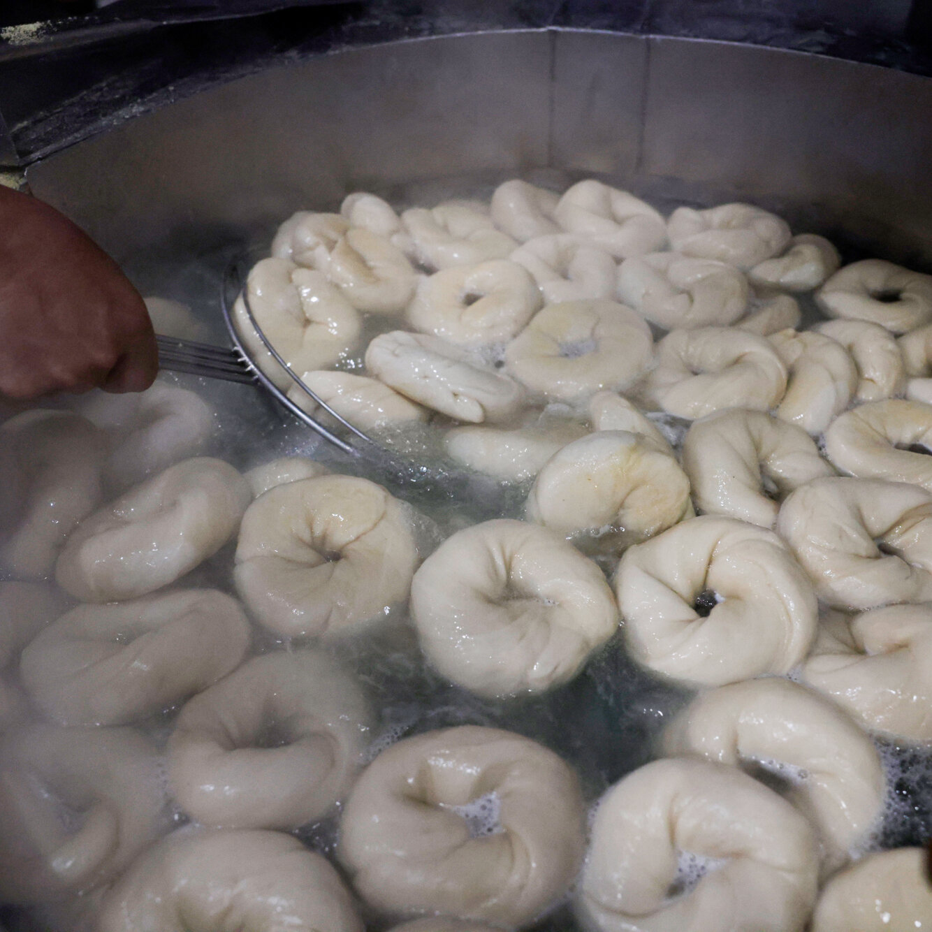 You are currently viewing Will a Ban on Bromated Flour Change New York Bagels and Pizza?