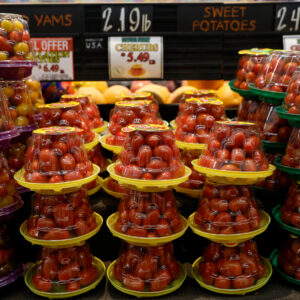 Read more about the article Tomato Prices Soar as War, Tariffs and Weather Affect a Popular Crop
