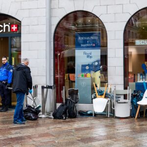 Read more about the article Shoppers’ Frenzy for ‘Royal Pop’ Pocket Watches Forces Swatch to Shut Stores