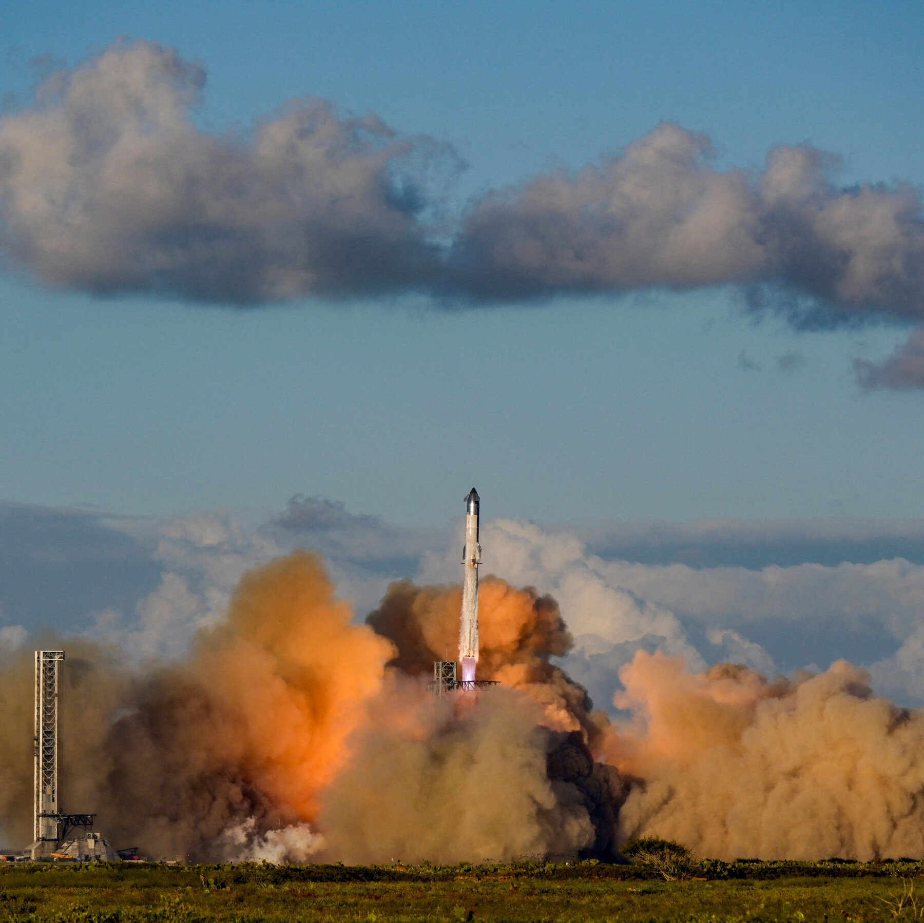 You are currently viewing SpaceX, OpenAI and Anthropic Race to Go Public