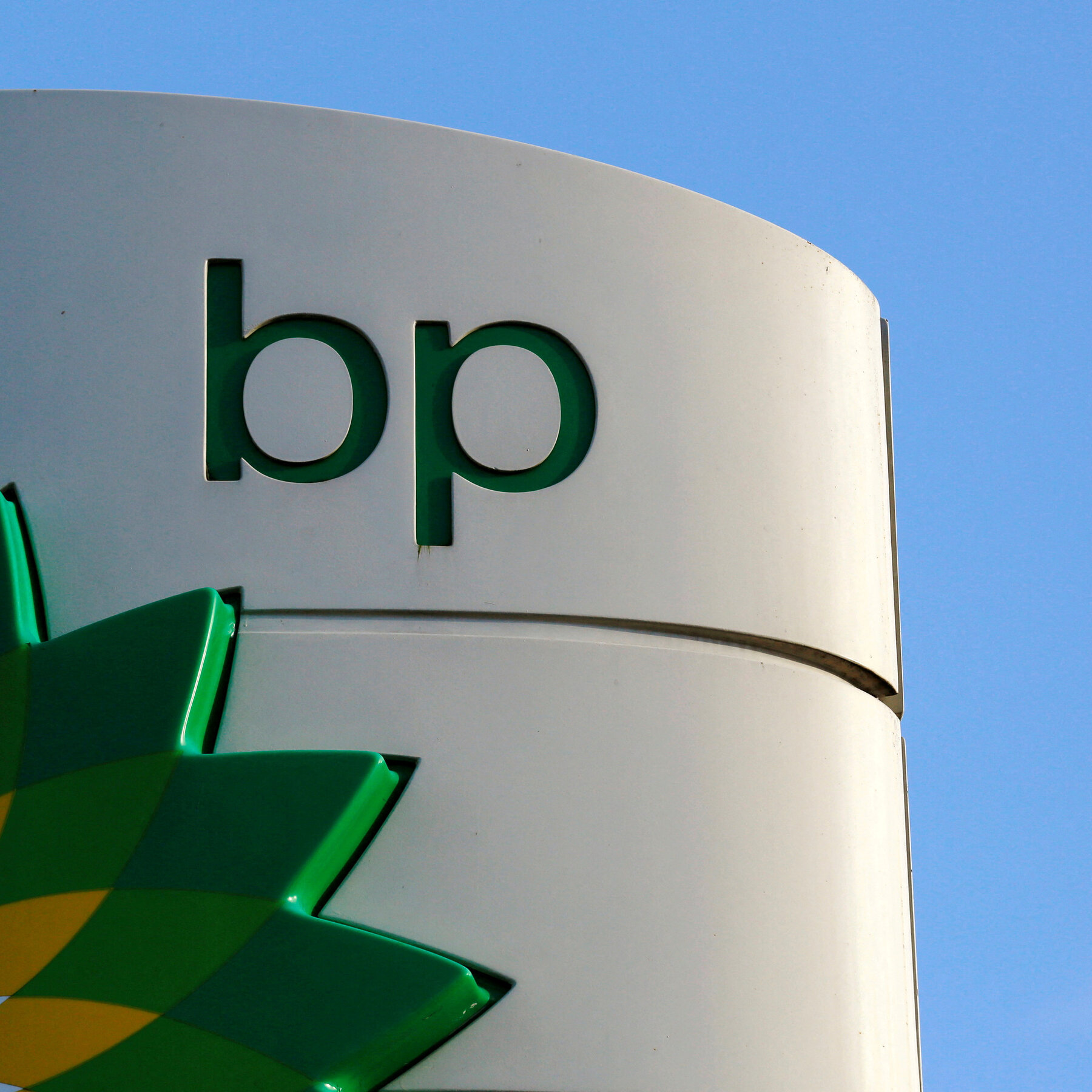 Read more about the article BP Ousts Chairman, Citing ‘Serious Concerns’ Over Conduct