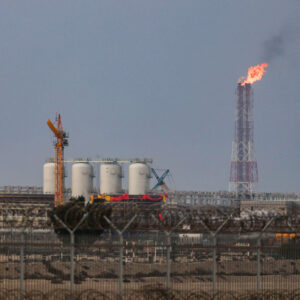 Read more about the article Global Supply Shortages Deepen as War Drags On, Risking Jobs and Growth
