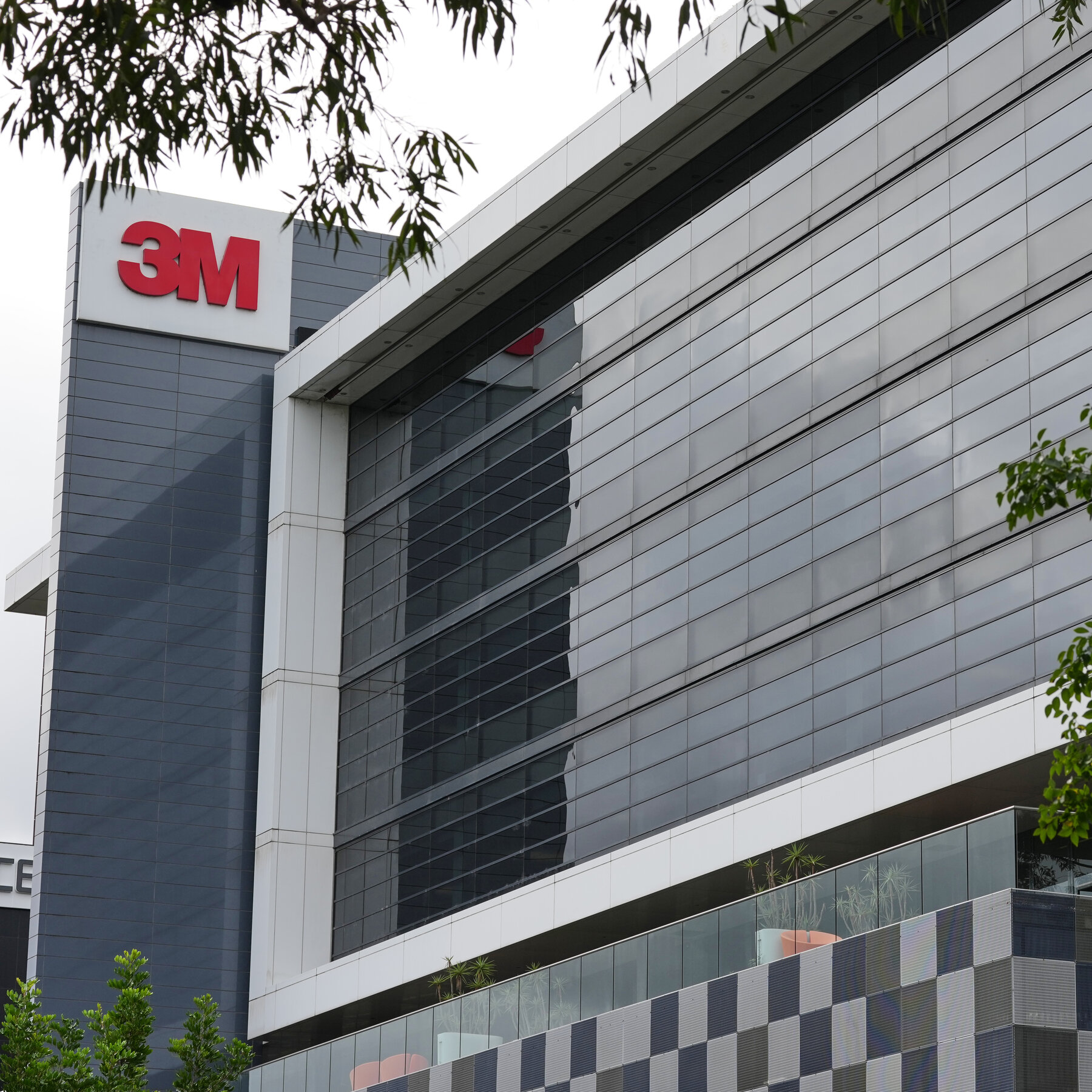 Read more about the article Australia Sues 3M for $1.4 Billion Over ‘Forever Chemicals’