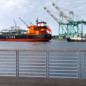 Read more about the article Markets Wary as U.S. and Iran Edge Closer to Agreement
